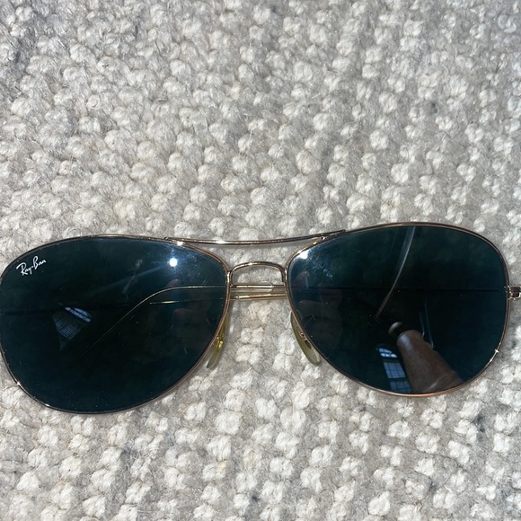 Ray Ban gold frame sunglasses with case - Picture 2 of 8